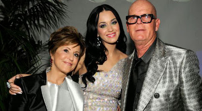 Katy Perry with her  mother, Mary Hudson and father, Keith Hudson.
