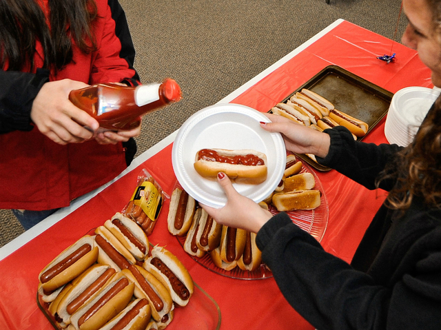 hot dogs_1398068153843_4157970_ver1.0_640_480
