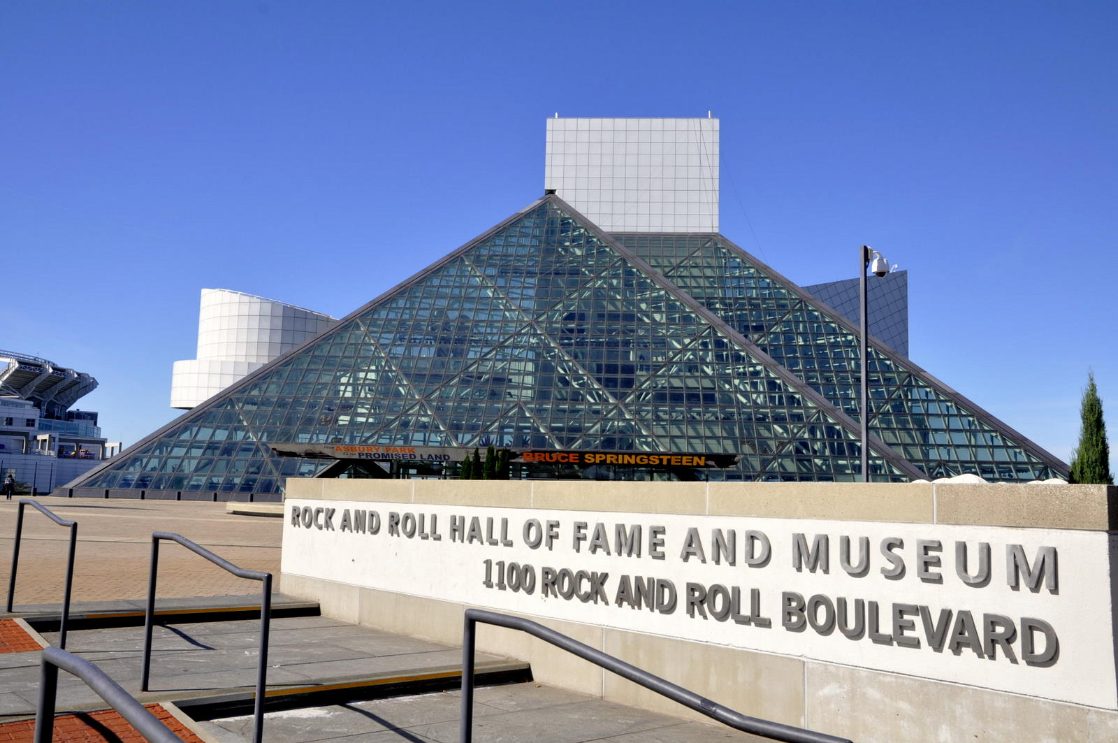 rock hall 2 big