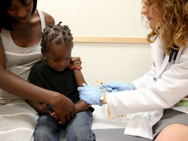CHILD AT DOCTOR_1406679759403_7125026_ver1.0_640_480