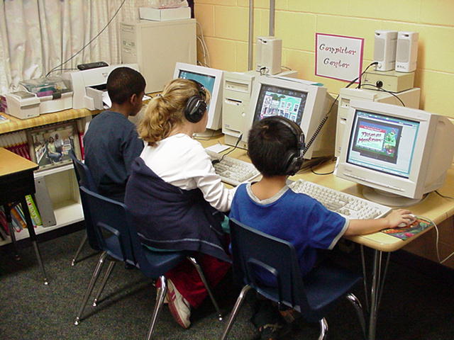 classroom_computers_children