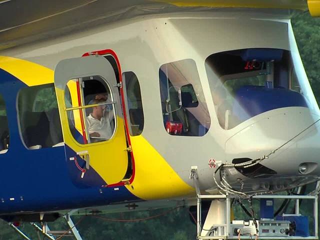 Goodyear_Airship_Flight_1862340000_7157143_ver1.0_640_480