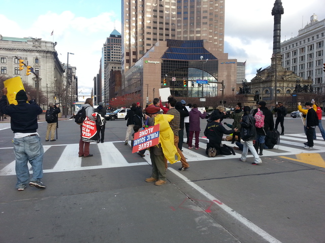 public-demonstration_1416861784608_9838218_ver1.0_640_480