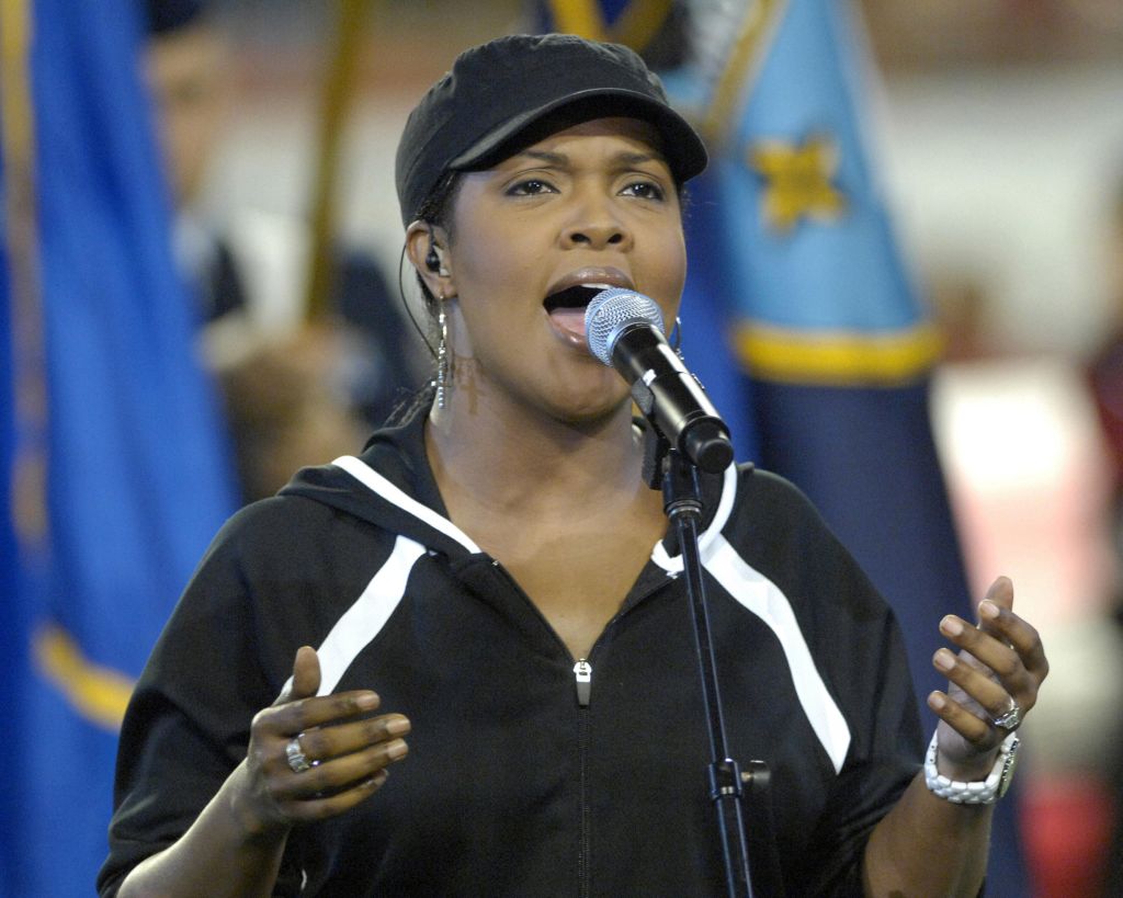 CeCe Winans Sings the National Anthem at the 2007 FedEx Orange Bowl