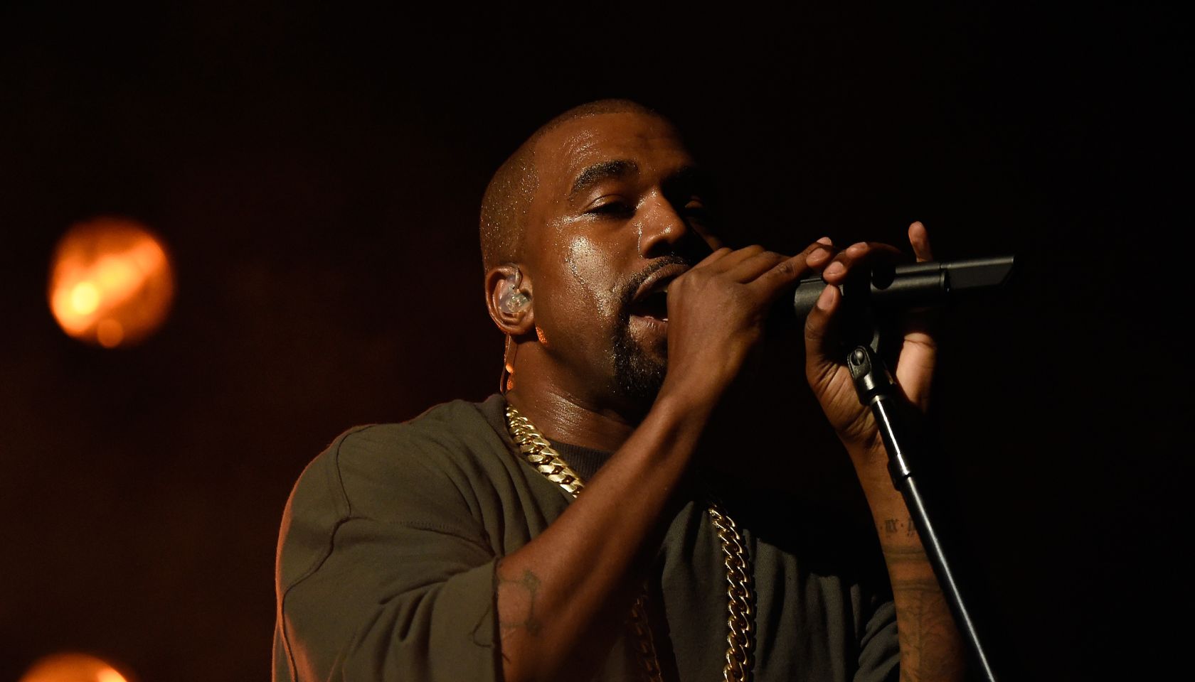 2015 iHeartRadio Music Festival - Night 1 - Show