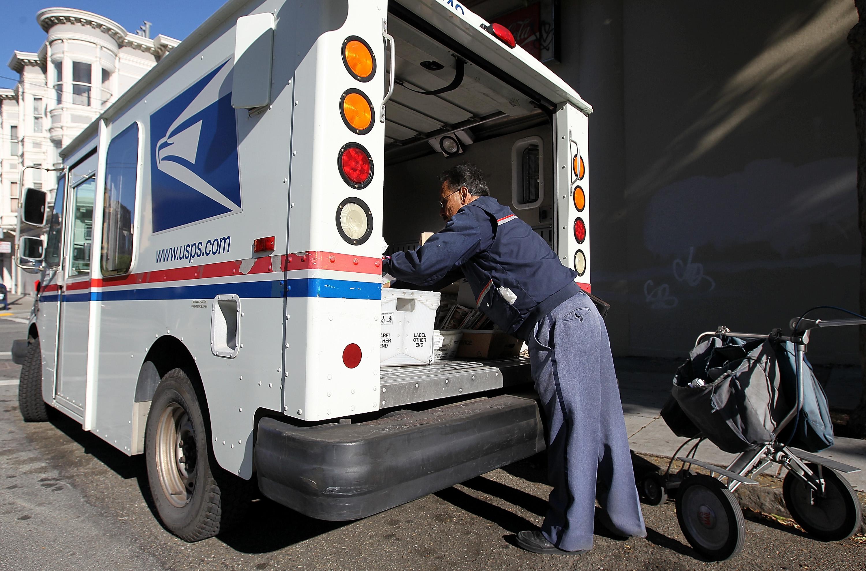US Postal Service Details New Cost Cutting Plan