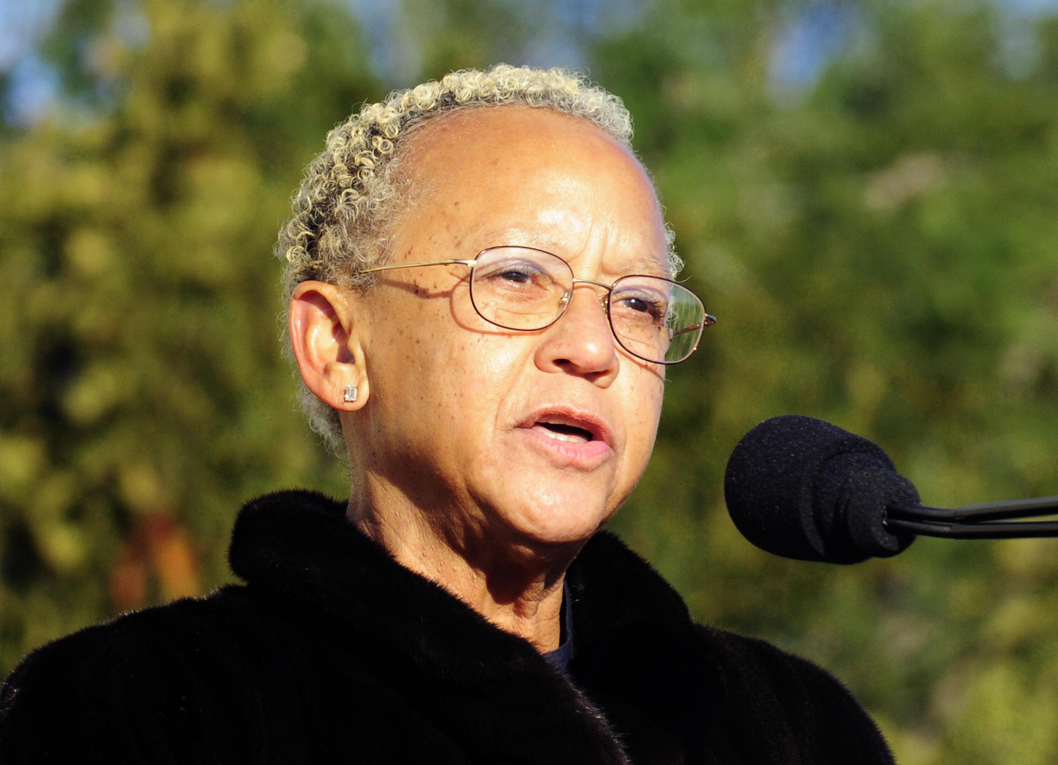 Dr. Nikki Giovanni reads a poem during c