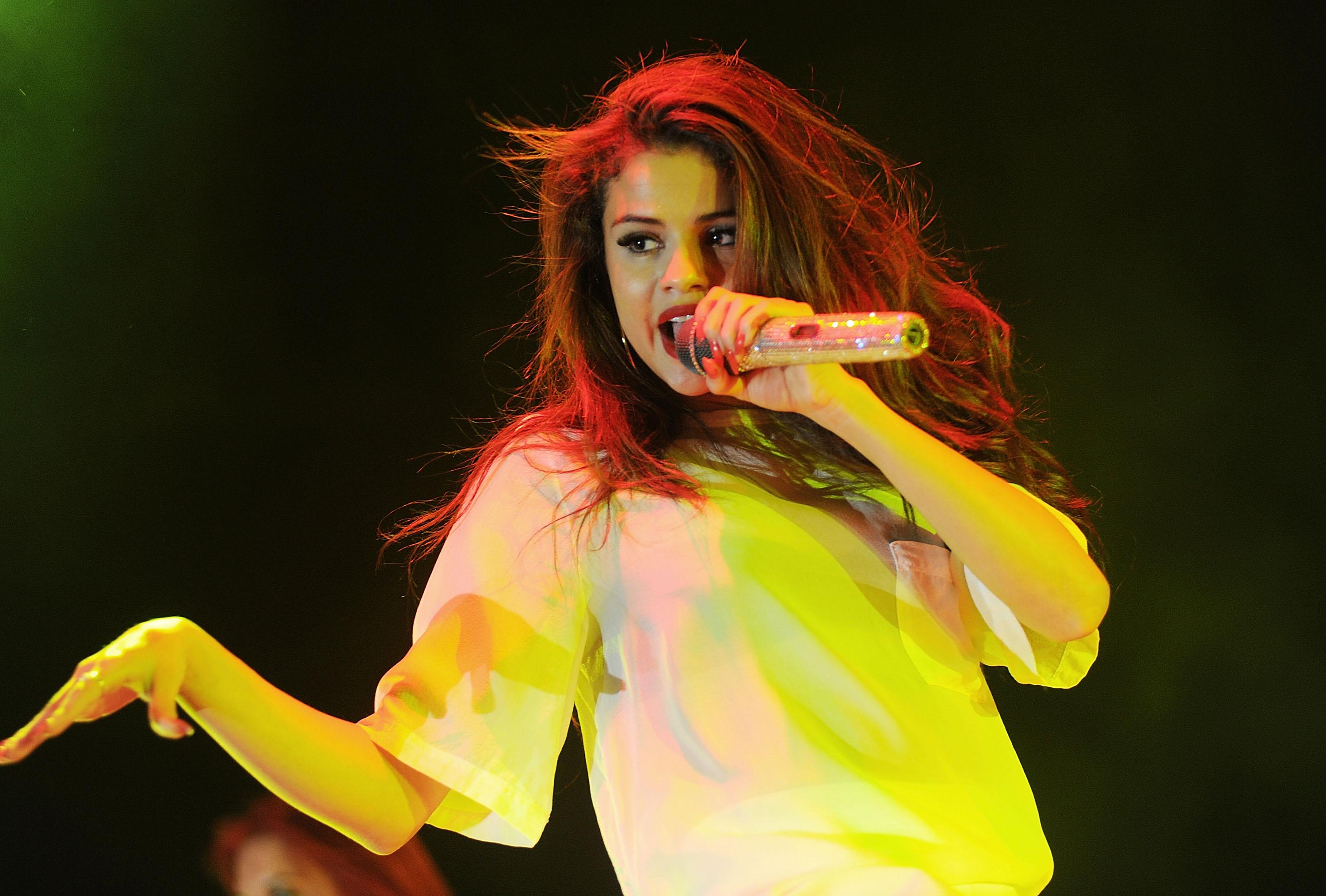 Selena Gomez Performs In Milan