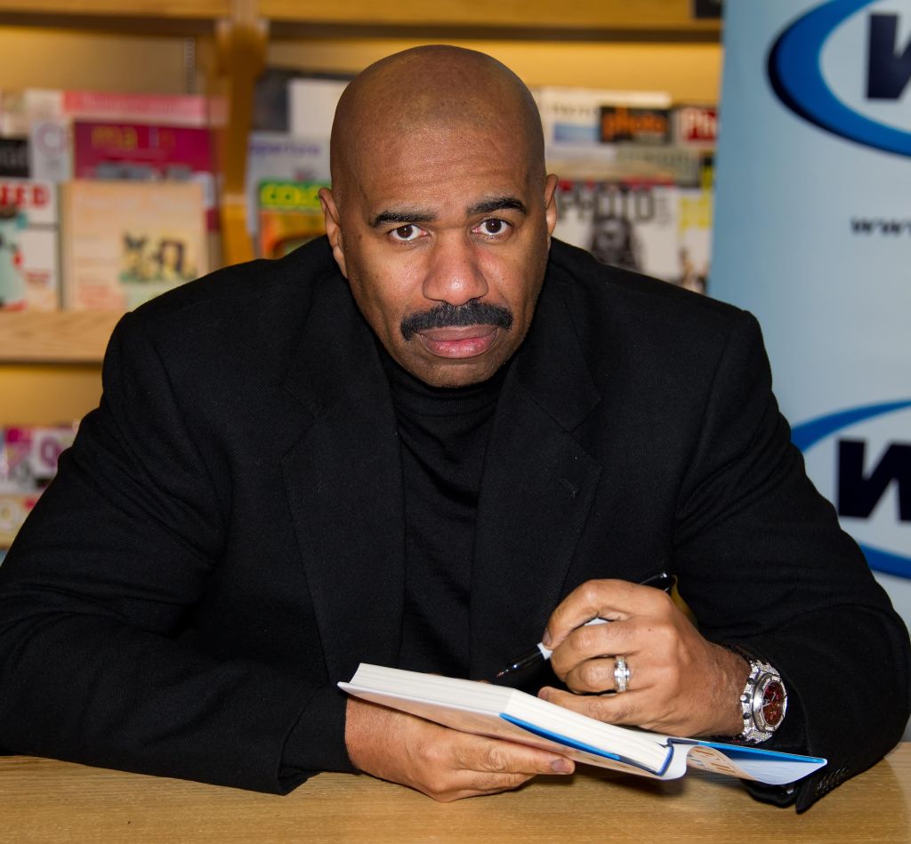 Steve Harvey Signs Copies Of 'Straight Talk, No Chaser' - January 18, 2011