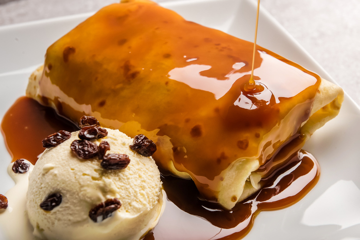 Pancake with Caramel and Ice Cream / Desserts photography (Click for more)
