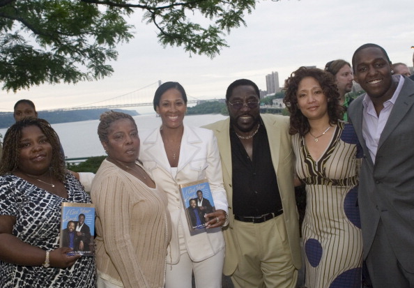 Eddie Levert Signs Copies of His New Book "I Got Your Back" - June 4, 2007