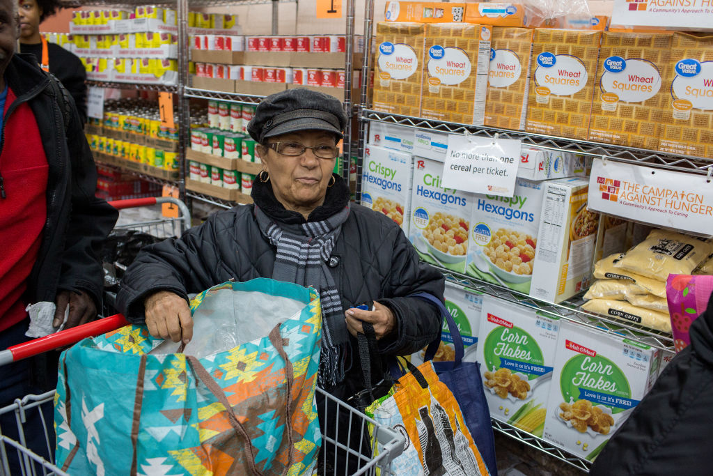 Brooklyn food pantry distributes food for Thanksgiving holiday